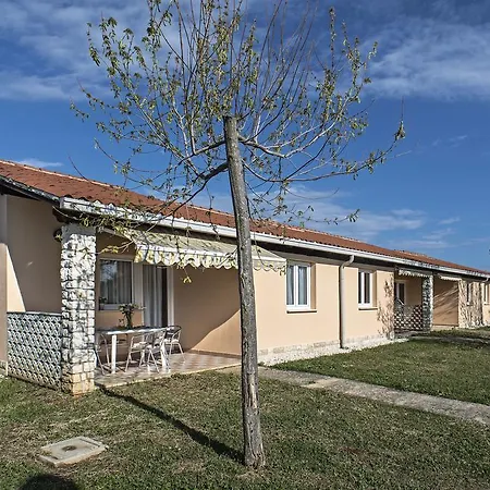 Centre Bi Village Tatil parkı 4*