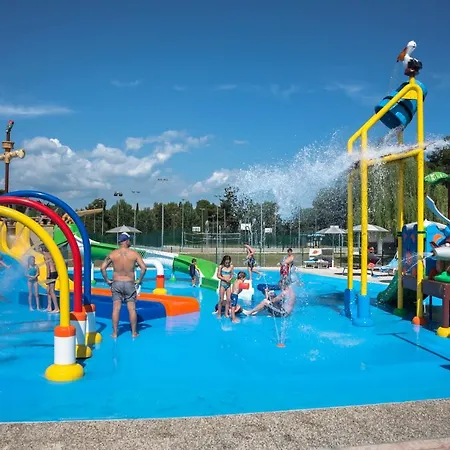 Tatil parkı Centre Bi Village
