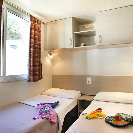 假日公园 Centre Bi Village 4*