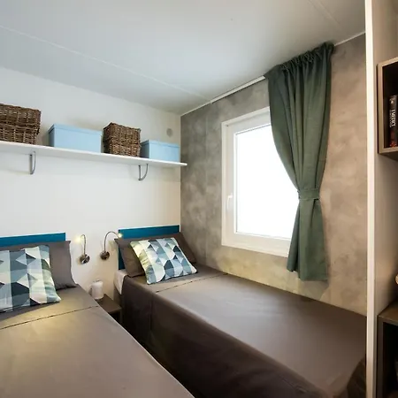假日公园 Centre Bi Village 4*
