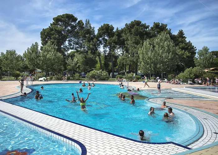 منتزه العطل Centre Bi Village فاجانا