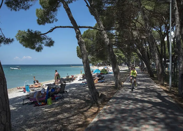 Centre Bi Village فاجانا