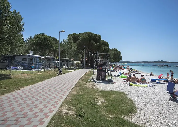 منتزه العطل Centre Bi Village فاجانا