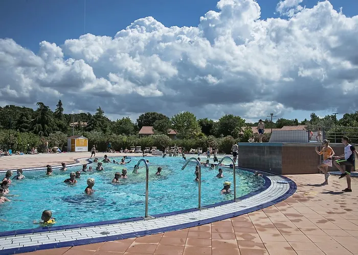 منتزه العطل Centre Bi Village فاجانا