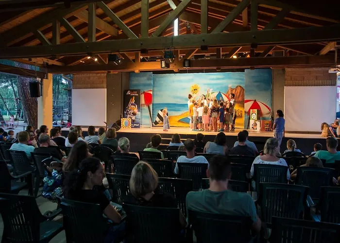 Centre Bi Village منتزه العطل فاجانا