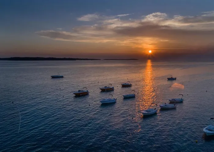 Centre Bi Village فاجانا